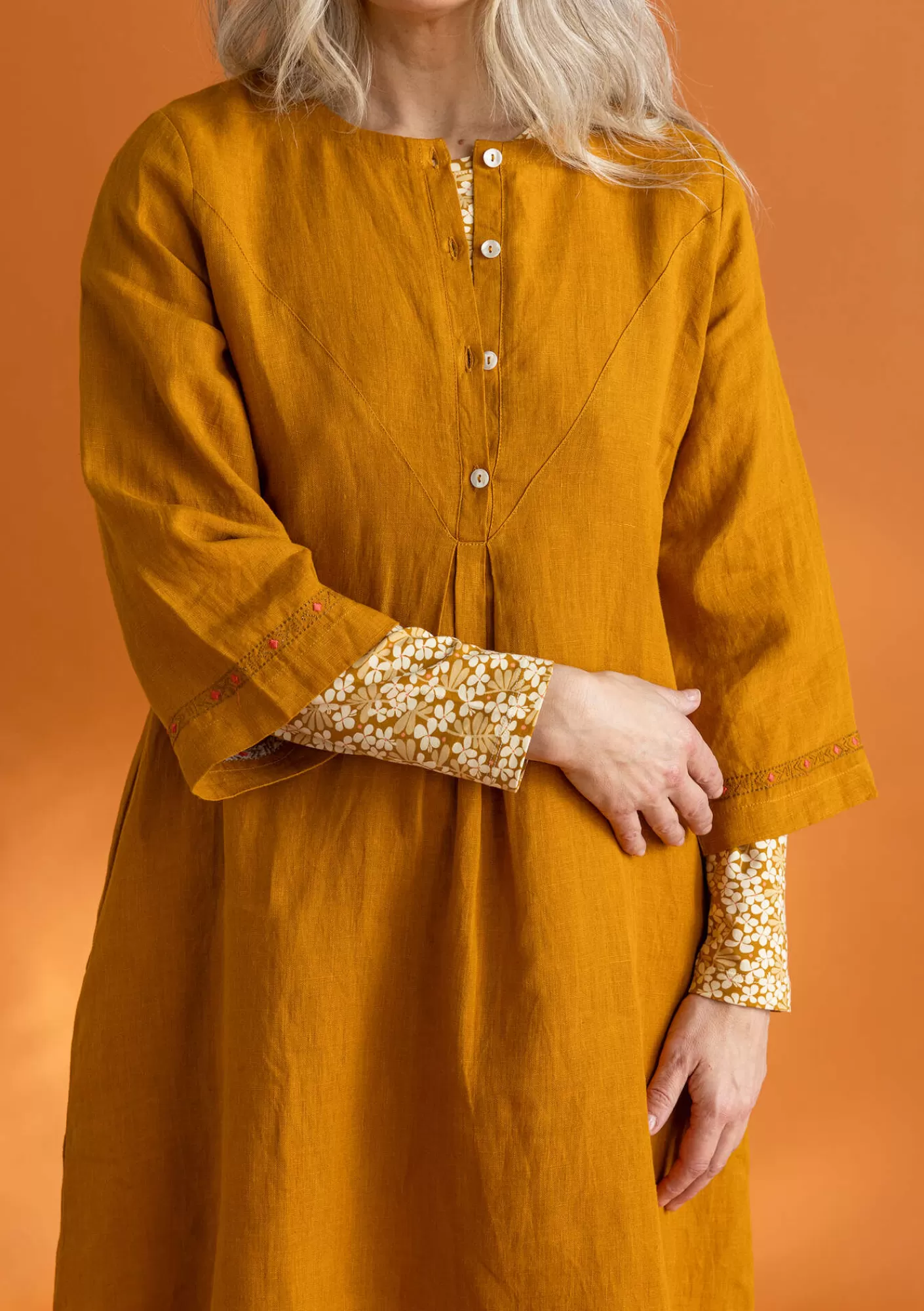 Gudrun Sjödén Kangasmekko ”Asta” pellavaa- Mekot