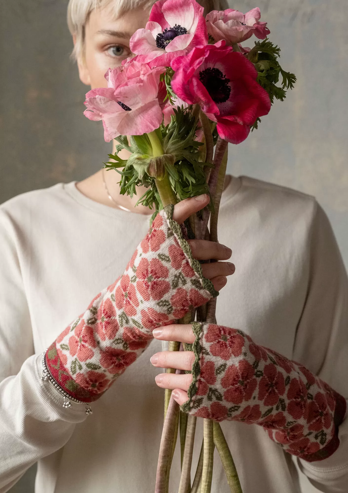 Gudrun Sjödén Kynsikkäät "Anemone" ekovillaa- Asusteet