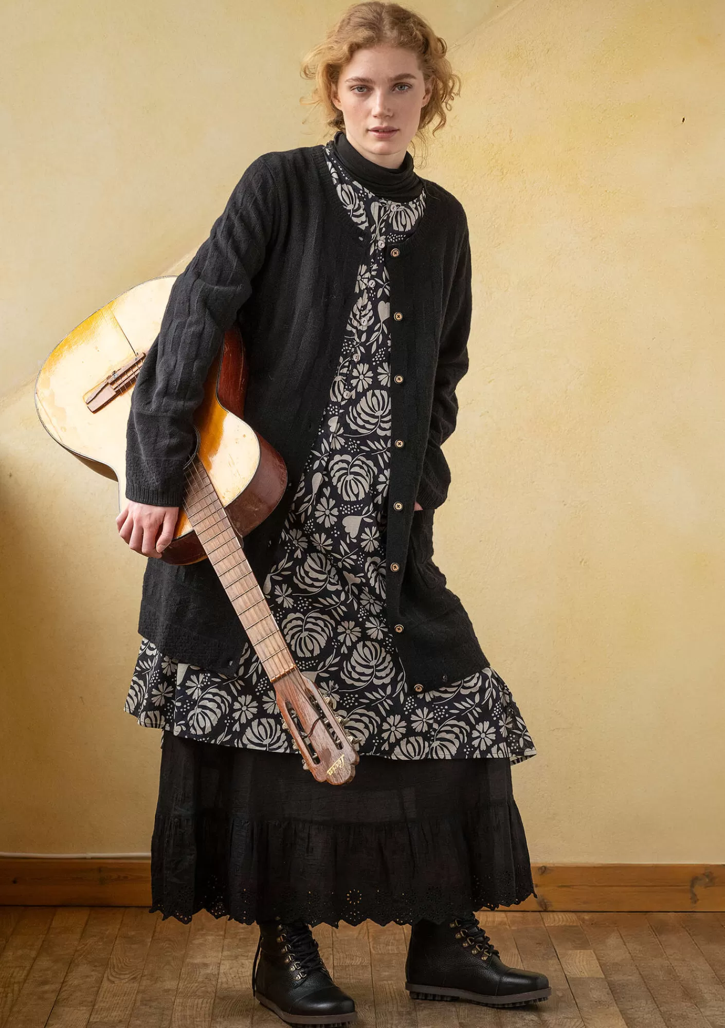 Gudrun Sjödén Pitkä neuletakki "Capella" karitsanvillaa- Neuletakit